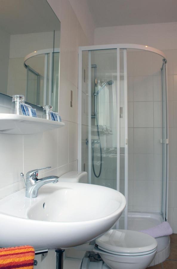 Suedhotel Падерборн Номер фото